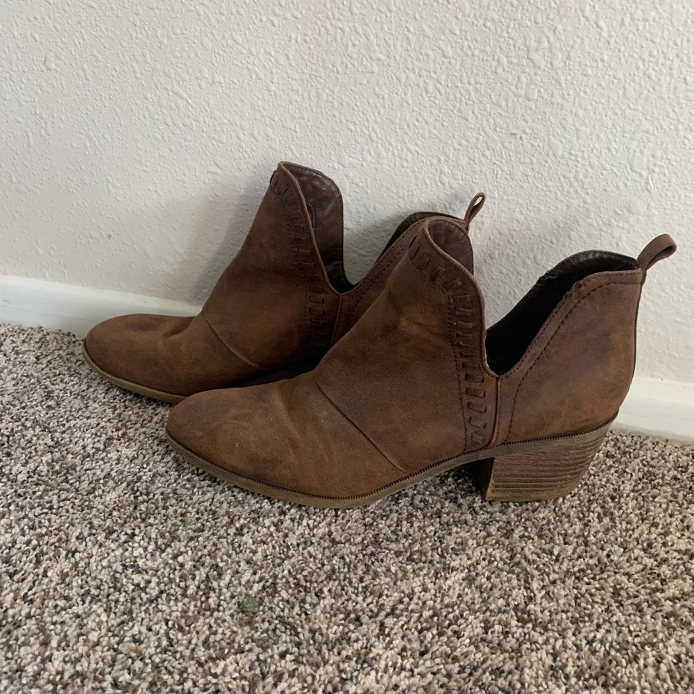 Cut out ankle boots W size 9